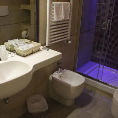 Отель Town House Spagna 3* Улучшенный номер с различными типами кроватей фото 13