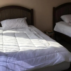 The Grand Palace Hostel сейф в номере