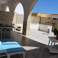 Отель B&B Solemare Лечче бассейн
