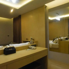 OneLoft Hotel 4* Номер Делюкс с двуспальной кроватью фото 2