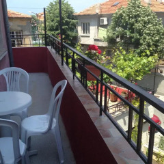 Отель Serbezovi Guest House 5* Апартаменты фото 9