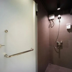 BRB Hostel Bangkok Silom Стандартный номер с различными типами кроватей фото 9