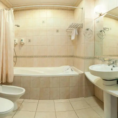 Гостиница Комфорт 3* Семейный люкс с разными типами кроватей фото 5