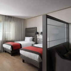 Отель Holiday Suites Полулюкс фото 19