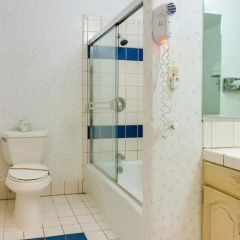 Отель Nob Hill Motor Inn ванная фото 2