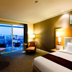 Отель Royal Princess Larn Luang 4* Стандартный номер с различными типами кроватей фото 5
