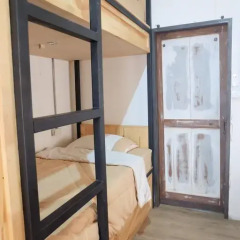 Buff Hostel Кровать в общем номере с двухъярусной кроватью фото 7