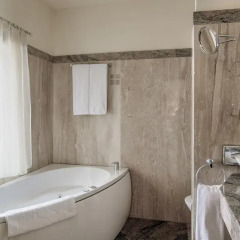 Отель National Hotel Литва, Клайпеда - 1 отзыв об отеле, цены и фото номеров - забронировать отель National Hotel онлайн ванная