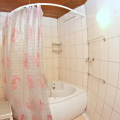 Гостиница Bazikalo Hostel Lviv Украина, Львов - 5 отзывов об отеле, цены и фото номеров - забронировать гостиницу Bazikalo Hostel Lviv онлайн ванная