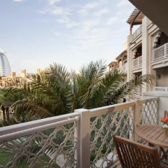 Отель Jumeirah Al Qasr - Madinat Jumeirah 5* Улучшенный номер с различными типами кроватей фото 9