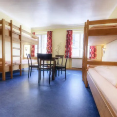 Euro Youth Hotel Munich 3* Кровать в женском общем номере фото 9