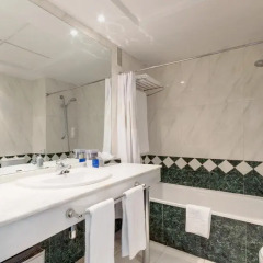 Отель TRYP Madrid Chamartin 3* Стандартный номер с различными типами кроватей