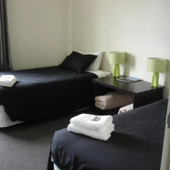 Отель Horse and Jockey Inn 2* Стандартный номер с 2 отдельными кроватями (общая ванная комната) фото 3