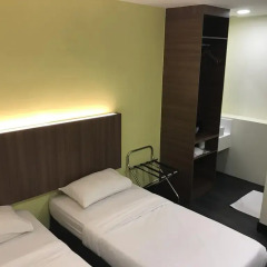 Golden Royal Hotel 3* Стандартный номер с 2 отдельными кроватями