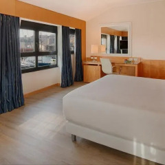 Отель NH Collection Genova Marina 4* Улучшенный номер с разными типами кроватей фото 4