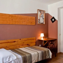 Отель Hostal La Casa de La Plaza Стандартный номер с различными типами кроватей фото 8