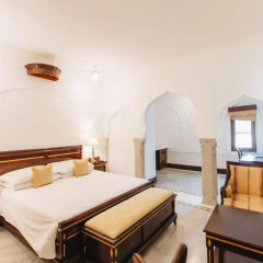Отель The Raj Palace (Small Luxury Hotels of the World) 5* Стандартный номер с различными типами кроватей фото 3