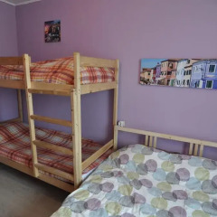 Hostel Dobryij Стандартный семейный номер с двуспальной кроватью (общая ванная комната) фото 3