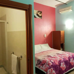 Român Holidays Hostel Стандартный номер с различными типами кроватей фото 2