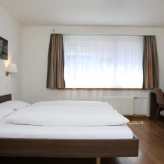 Hotel Crystal 3* Стандартный номер с 2 отдельными кроватями