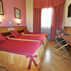 Отель Hostal Hispano - Argentino Номер с общей ванной комнатой с различными типами кроватей (общая ванная комната) фото 2