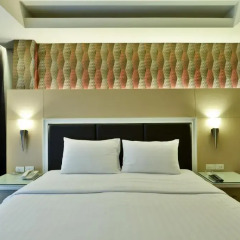 Отель Prestige Suites Bangkok Номер Делюкс фото 2