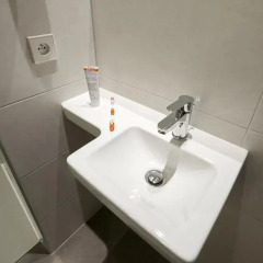 Отель easyHotel Brussels City Centre 3* Стандартный номер с различными типами кроватей фото 9