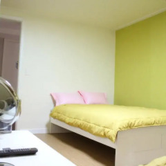 Отель Patio 59 Hongdae Guesthouse 2* Стандартный семейный номер с двуспальной кроватью фото 5