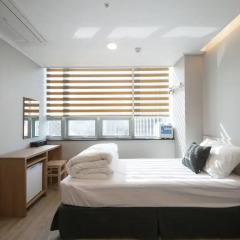 Отель K-Guesthouse Dongdaemun Premium 2* Стандартный номер с двуспальной кроватью фото 7