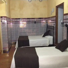 Отель Hostal Atenas Стандартный номер с различными типами кроватей