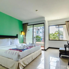 Отель Karon Whale Resort 3* Стандартный номер с двуспальной кроватью фото 11