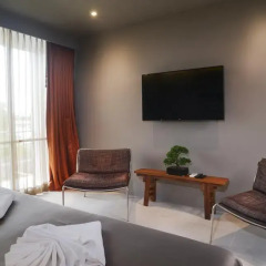 Sino House Phuket Hotel 3* Улучшенный номер с различными типами кроватей фото 5