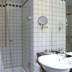 Hotel Alexander Plaza 4* Представительский номер с двуспальной кроватью