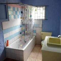 Winnifrenz Hostel ванная