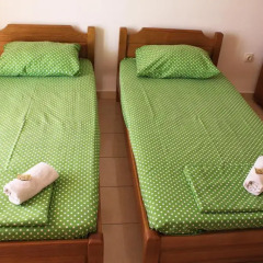 Sun Hostel Budva Стандартный номер с 2 отдельными кроватями фото 5