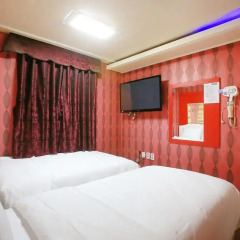 Real Boutique Hotel 2* Стандартный номер с 2 отдельными кроватями