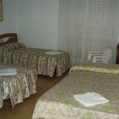 Отель Hostal Pineda Стандартный номер с различными типами кроватей фото 3