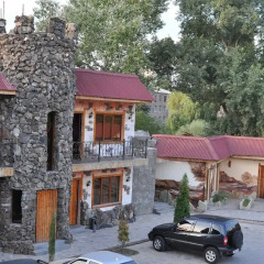 Отель Mayisyan Kamurdj Hotel Армения, Иджеван - отзывы, цены и фото номеров - забронировать отель Mayisyan Kamurdj Hotel онлайн парковка