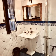Отель Sharlopova Boutique Guest House - Sauna & Hot Tub 4* Стандартный номер фото 8