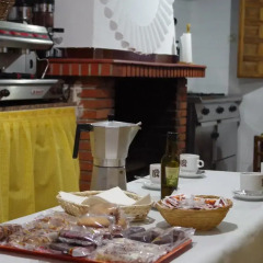 Отель Hostal Casa Rural La Ermita Саэлисес питание