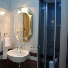 Отель Gjuta Hotel Албания, Тирана - отзывы, цены и фото номеров - забронировать отель Gjuta Hotel онлайн ванная