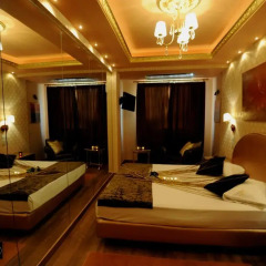 Carol Hotel 2* Люкс с разными типами кроватей