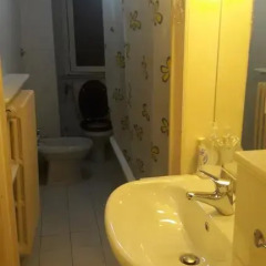 discovery hostel Кровать в общем номере с двухъярусной кроватью фото 9