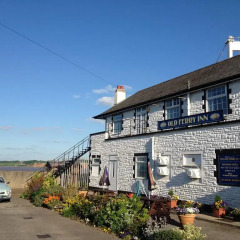 Отель The Old Ferry Inn парковка