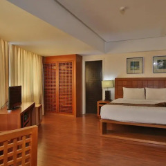 Crown Regency Hotel and Towers Cebu 4* Улучшенный номер с различными типами кроватей фото 2