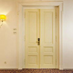 Hotel Kings Court 5* Представительский люкс с двуспальной кроватью