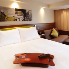 Отель Hampton by Hilton Luton Airport 3* Стандартный номер с 2 отдельными кроватями фото 4