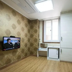 Отель Myeongdong ECO House 2* Стандартный номер с 2 отдельными кроватями фото 11