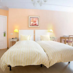 Отель Hostal Adriano Стандартный номер с 2 отдельными кроватями фото 2