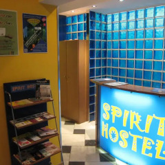 Spirit Hostel and Apartments интерьер отеля